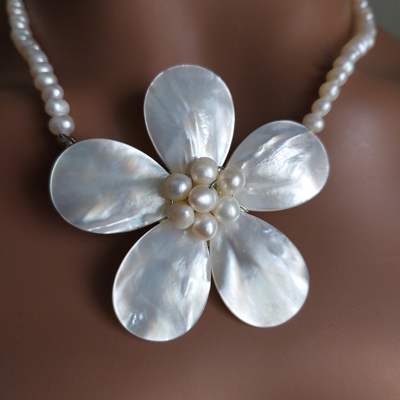 Freshwater Pearl Flower Necklace - Picture 5 of 16
